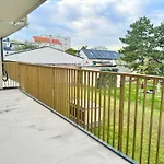 Modern With Balcony Near Vienna Appartamento *