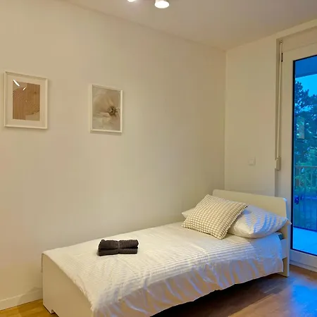Apartman Modern With Balcony Near Vienna *