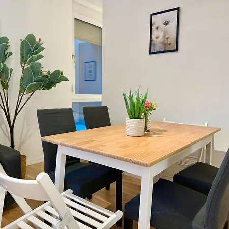 Modern With Balcony Near Vienna