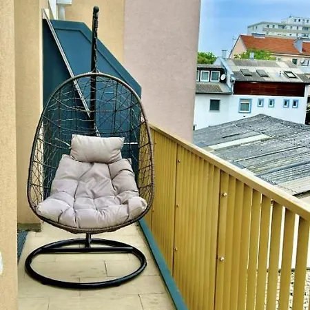 Apartman Modern With Balcony Near Vienna Wiener Neudorf