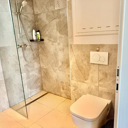 Modern With Balcony Near Vienna * Wiener Neudorf
