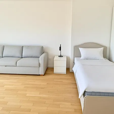 Apartman Modern With Balcony Near Vienna *