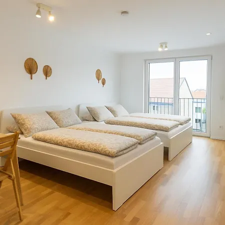 Modern With Balcony Near Vienna Wiener Neudorf