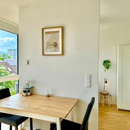 Apartman Modern With Balcony Near Vienna