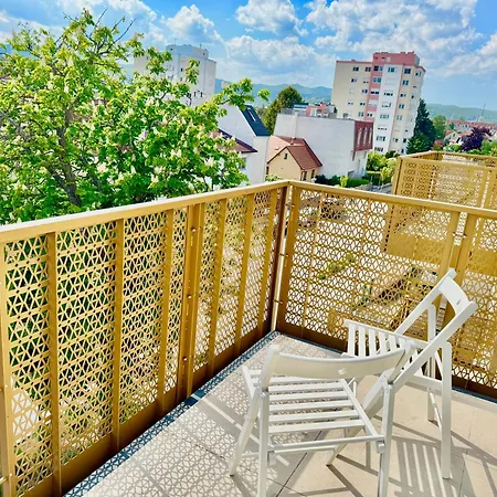 Modern With Balcony Near Vienna Wiener Neudorf
