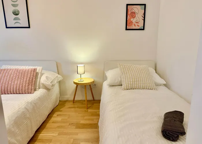 Apartman Modern With Balcony Near Vienna Wiener Neudorf