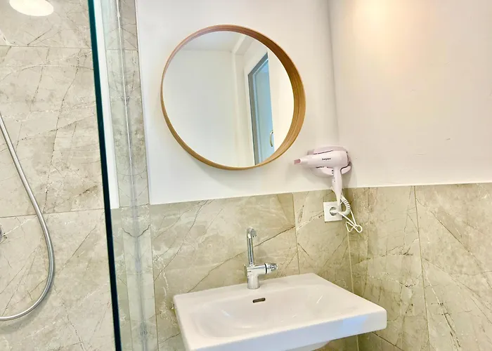 Modern With Balcony Near Vienna Wiener Neudorf