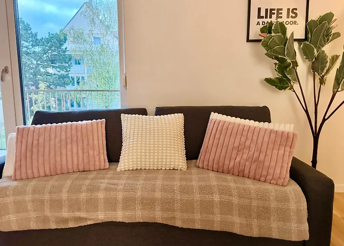 Modern With Balcony Near Vienna Apartman Wiener Neudorf