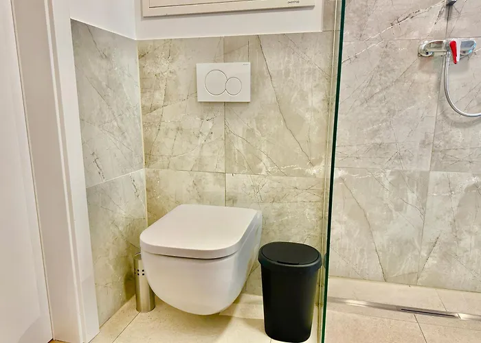 Modern With Balcony Near Vienna Apartman