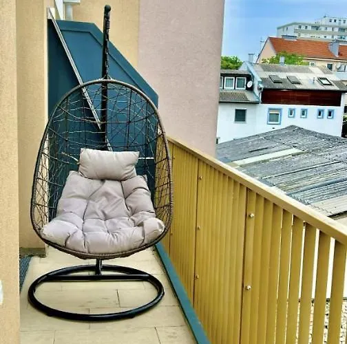 Apartman Modern With Balcony Near Vienna Wiener Neudorf