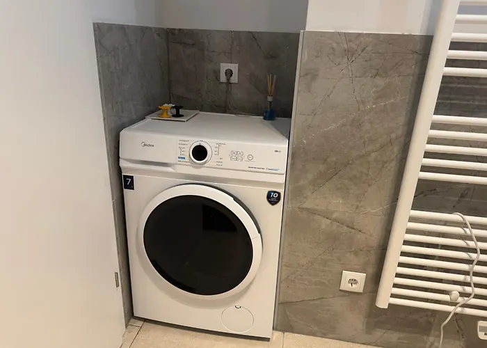 Modern With Balcony Near Vienna * Wiener Neudorf