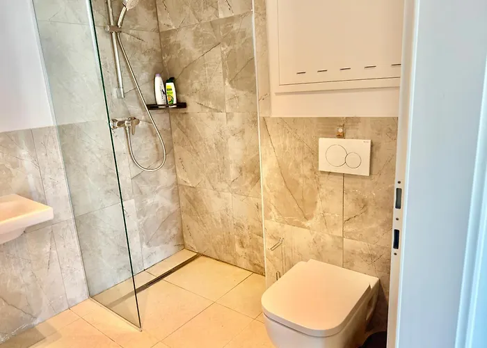 Modern With Balcony Near Vienna * Wiener Neudorf