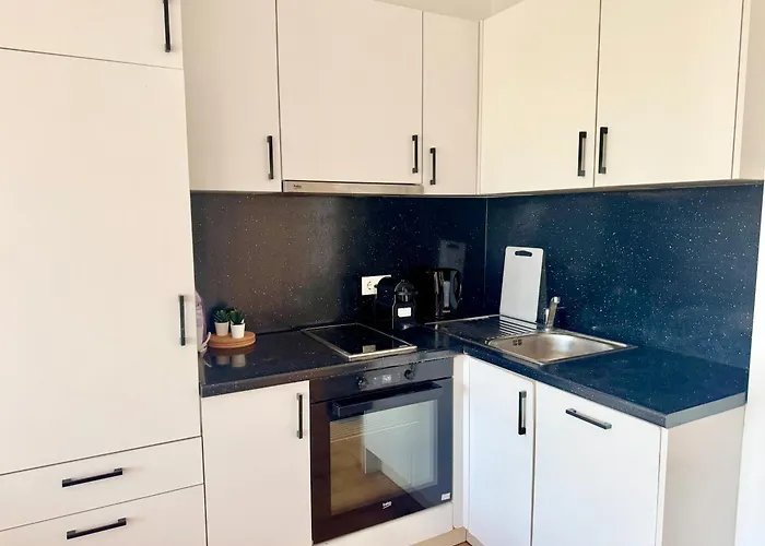 Modern With Balcony Near Vienna * Wiener Neudorf