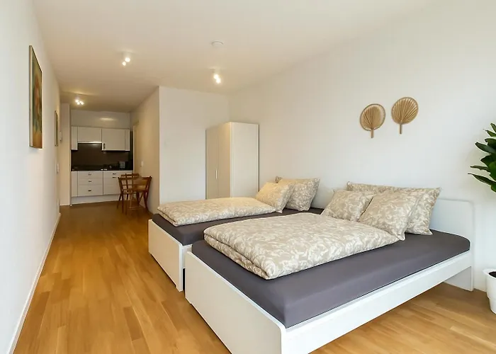 Modern With Balcony Near Vienna Apartman