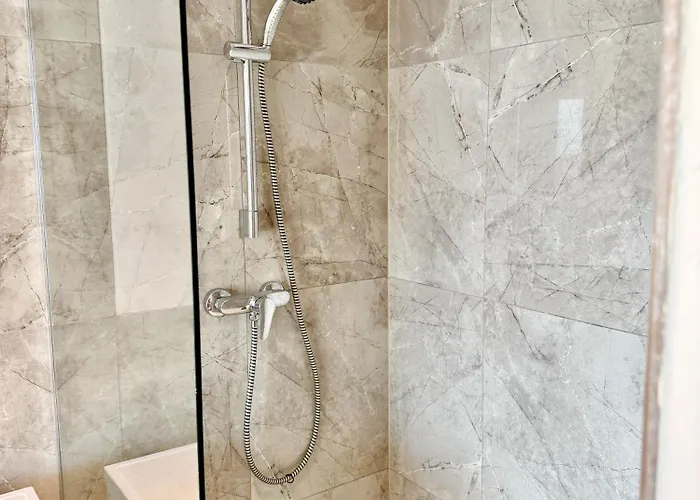 Apartman Modern With Balcony Near Vienna *