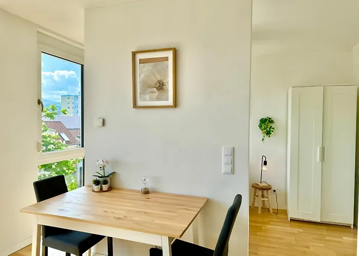 Apartman Modern With Balcony Near Vienna