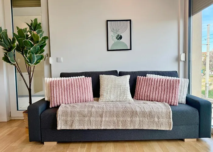 Modern With Balcony Near Vienna Apartman *