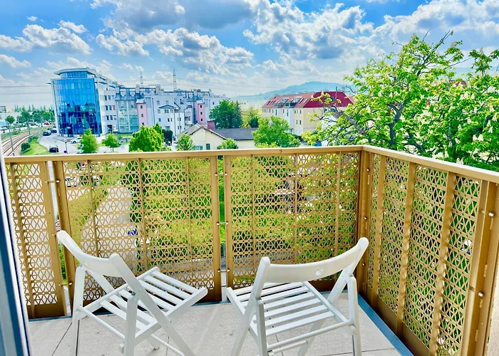 Modern With Balcony Near Vienna *